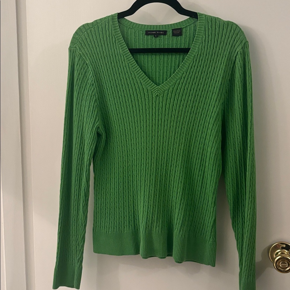 Jeanne Pierre 100% Cotton Green V-neck Cable knit Sweater